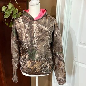 Girl’s Realtree Camouflage Hoodie with Pink Lining